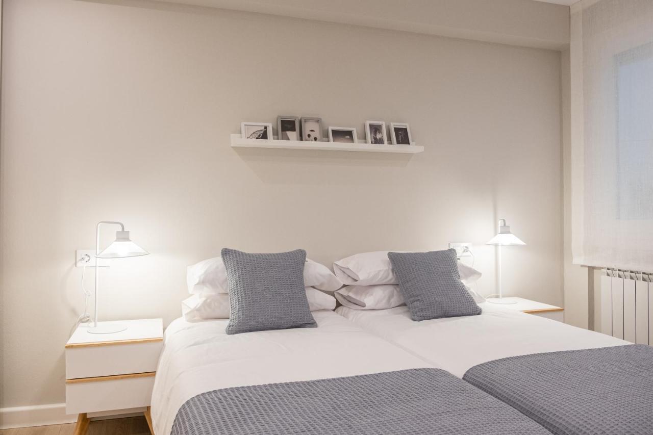 Apartamento De Diseno Centrico Con Terraza Espectacular سانتياغو دي كومبوستيلا المظهر الخارجي الصورة